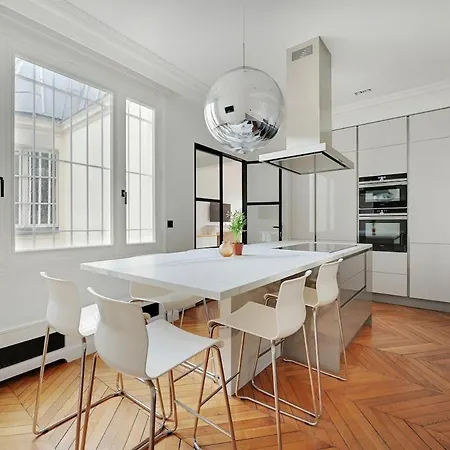 Stunning 4br8p In Champs-elysees-