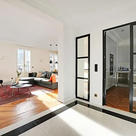 Stunning 4br8p In Champs-elysees-